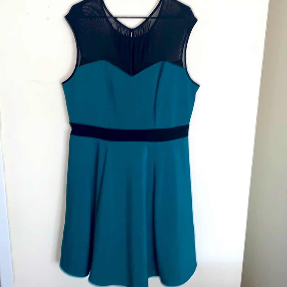 Paper Doll Green and Mesh Black Zip-Up Dress Size 2X